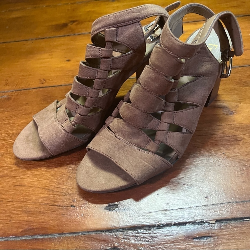 Franco Sarto Grady cognac block heel cutout design straps women’s size 10 EUC
